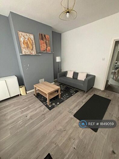 3 Bedroom Semi-Detached House To Rent In Wimbourne Road, Nottingham, NG7