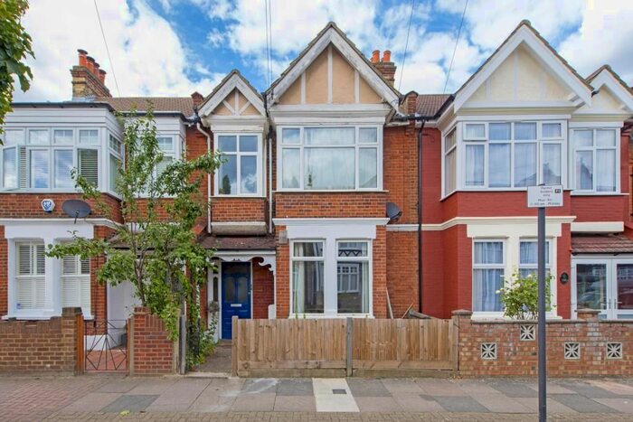 2 Bedroom Flat To Rent In Crowborough Road, London, SW17