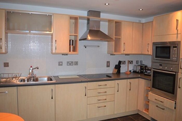 2 Bedroom Flat To Rent In Princess Way, Swansea, SA1