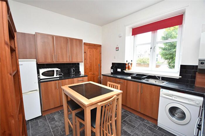 1 Bedroom Flat To Rent In Hartington Road, First Floor, West End, Aberdeen, AB10
