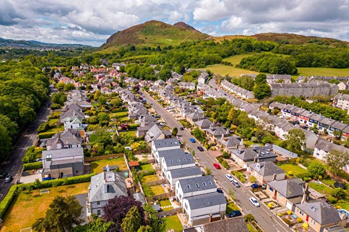 4 Bedroom Town House For Sale In Meadowfield Terrace, Edinburgh, EH8