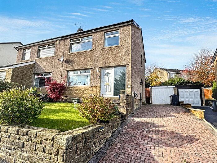 3 Bedroom Semi Detached House For Sale In Heather Bank Avenue, Oakworth, Keighley, BD22