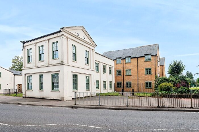 2 Bedroom Flat For Sale In Nightingale Road, Hitchin, SG5