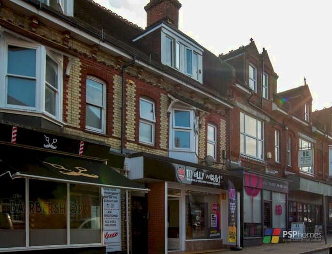 1 Bedroom Flat To Rent In Church Road, Burgess Hill, RH15