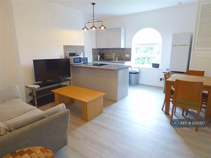 2 Bedroom Flat To Rent In Denison Court, Manchester, M14