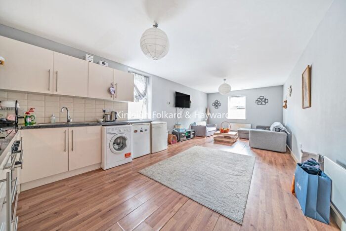 1 Bedroom Flat To Rent In High Street, Acton, London, W3