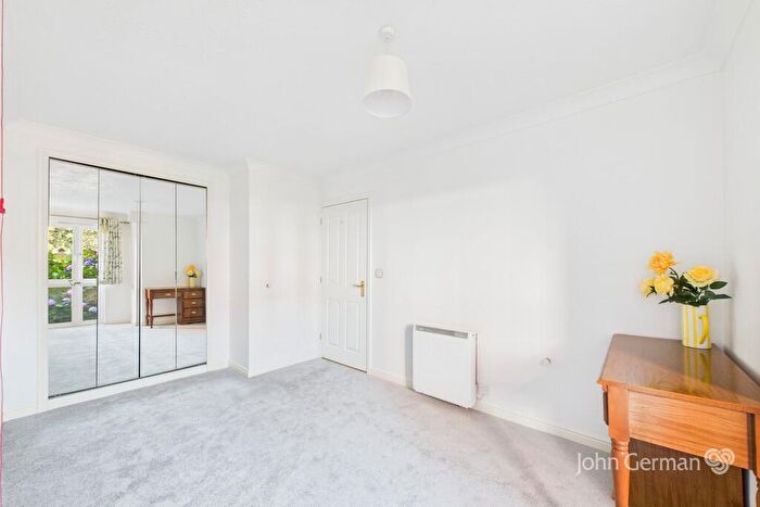 1 Bedroom Apartment For Sale In Chatsworth Court, Park View, DE6