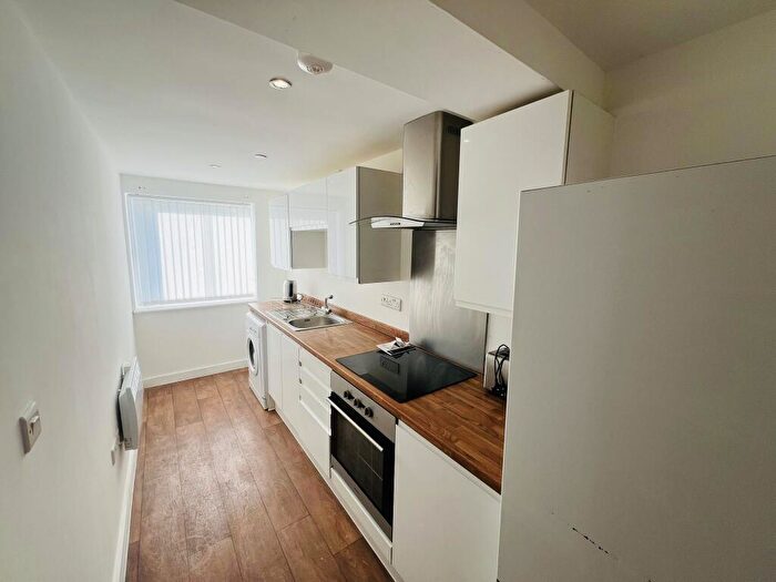 2 Bedroom Apartment To Rent In Wheatley Court, Halifax, HX2