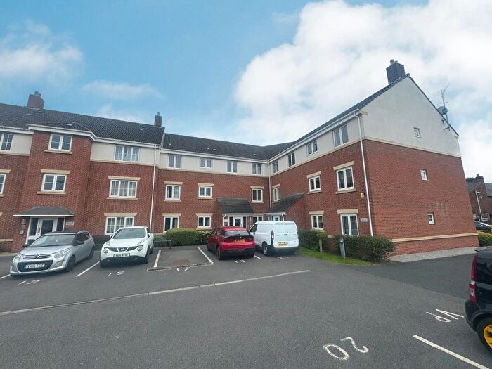 2 Bedroom Flat For Sale In Moorcroft House, Archdale Close, The Spires, Chesterfield, S40