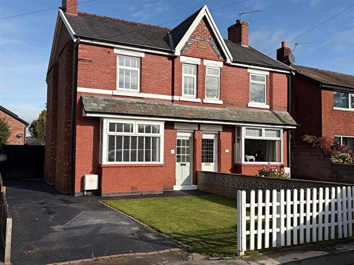 3 Bedroom Semi-Detached House For Sale In Moss Lane, Hesketh Bank, Preston, PR4