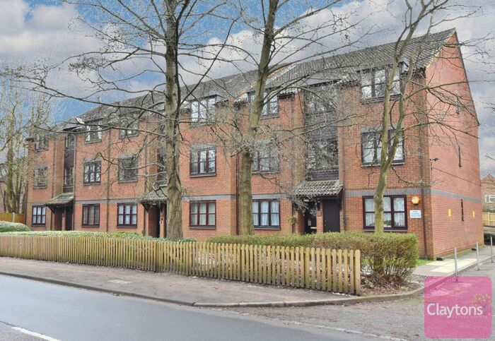 1 Bedroom Flat To Rent In Horseshoe Lane, Watford, WD25