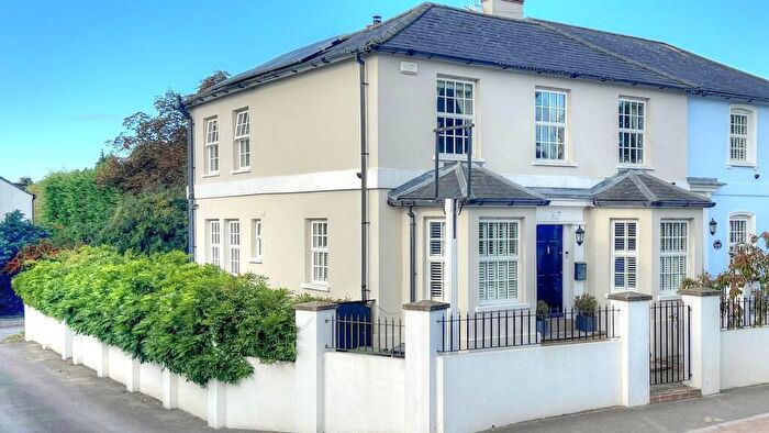 5 Bedroom Semi-Detached House For Sale In Station Road, Liss, Hampshire, GU33