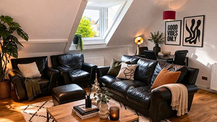 3 Bedroom Flat To Rent In Osborne Road, Jesmond, Newcastle Upon Tyne, NE2