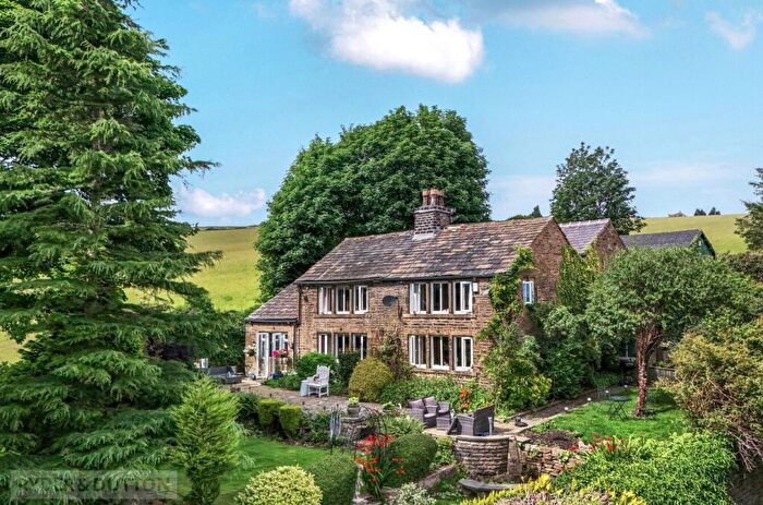 4 Bedroom Detached House For Sale In Knarr Barn Lane, Dobcross, Saddleworth, OL3