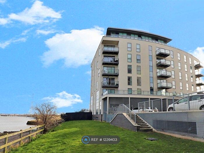 2 Bedroom Flat To Rent In Wainwright Avenue, Greenhithe, DA9