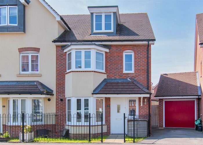 4 Bedroom Semi-Detached House To Rent In Elm Drive, Woodley, Reading, RG5