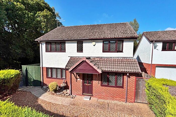 4 Bedroom Detached House For Sale In Wentworth Drive, Broadstone, Dorset, BH18