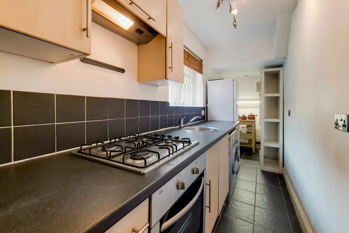 1 Bedroom Flat To Rent In Stockwell Terrace, London, SW9