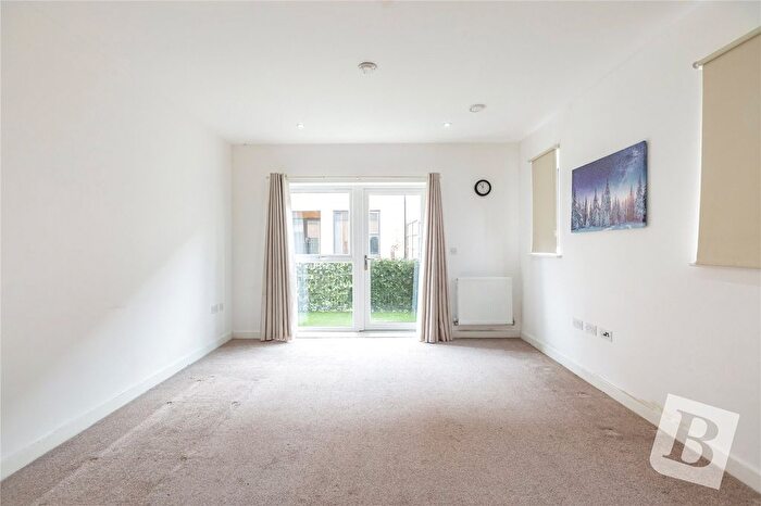 1 Bedroom Flat For Sale In Onslow Court, Royal Anglian Way, Dagenham, RM8