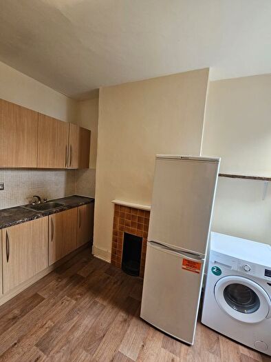 1 Bedroom Flat To Rent In Clissold Crescent, Stoke Newington, N16