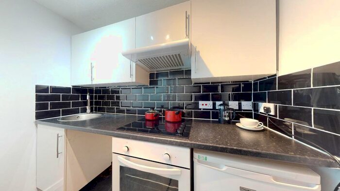 1 Bedroom Flat To Rent In Wilkinson Way, Chiswick, W4