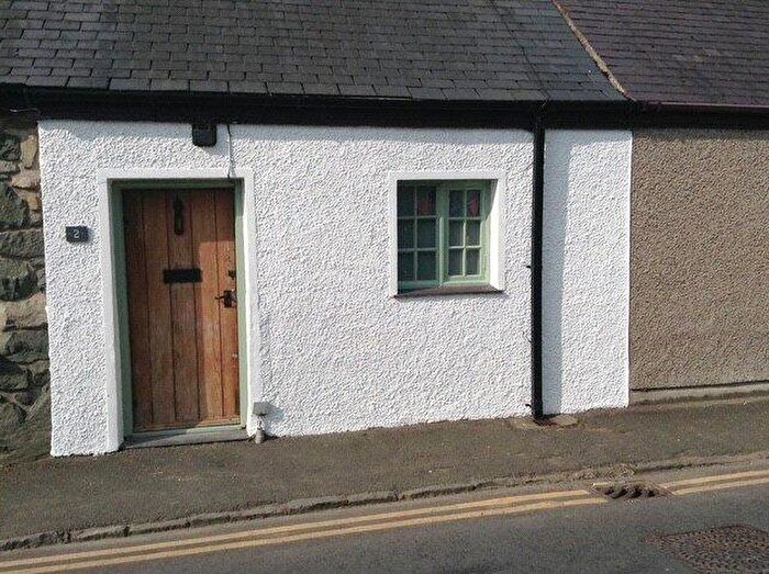 2 Bedroom Bungalow For Sale In Efailnewydd, Pwllheli, Gwynedd, LL53