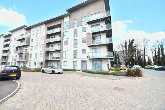 2 Bedroom Flat To Rent In Sallow House, Wallingford Way, Maidenhead, SL6