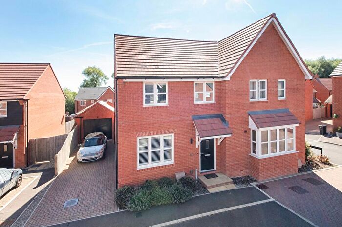 3 Bedroom Semi-Detached House To Rent In Teasel Bank, Harwell, OX11