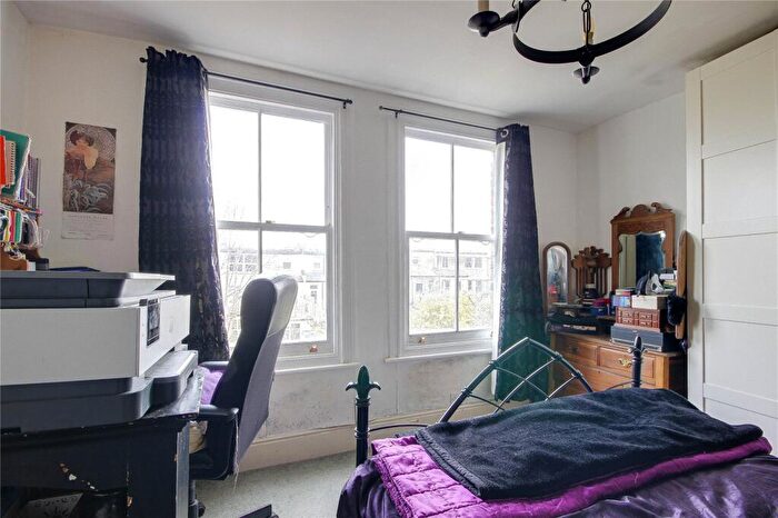1 Bedroom Apartment For Sale In Coniston Road, London, N10