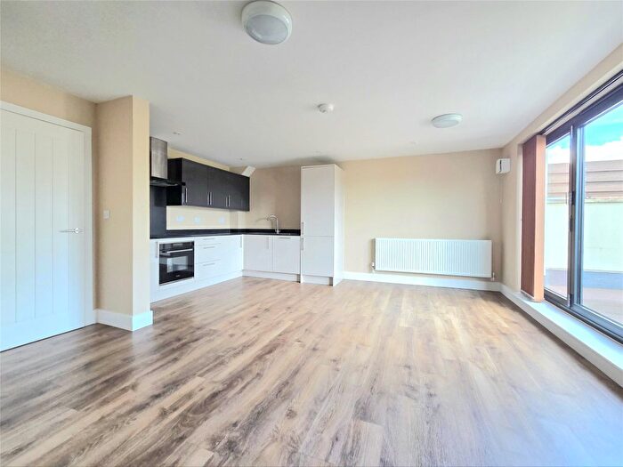 2 Bedroom Flat To Rent In Croft Avenue, West Wickham, BR4