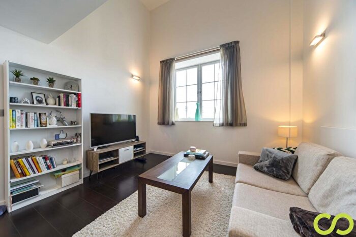 1 Bedroom Flat To Rent In Gore House, Drummond Way, Islington, N1