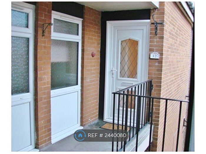 2 Bedroom Flat To Rent In Talbot Court, Radcliffe-On-Trent, Nottingham, NG12