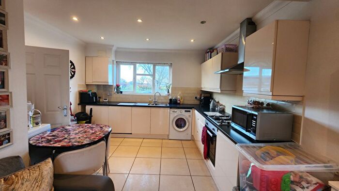 3 Bedroom Terraced House To Rent In East Way, Bournemouth, BH8