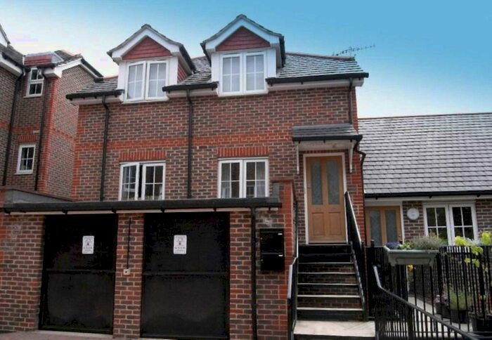 2 Bedroom Apartment To Rent In Hospital Hill, Chesham, HP5