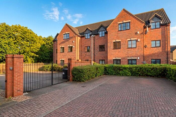 2 Bedroom Apartment For Sale In Perivale, Monkston Park, Milton Keynes, MK10