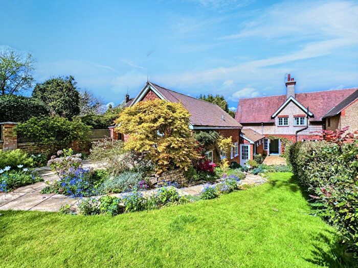 5 Bedroom Semi-Detached House For Sale In Main Street, East Haddon, NN6
