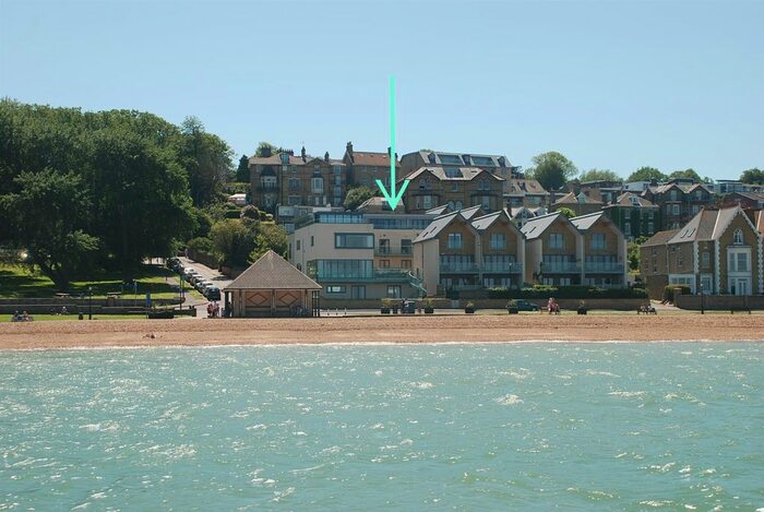 3 Bedroom Flat To Rent In Mornington Mews, Cowes, PO31