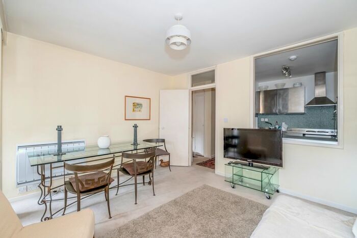 1 Bedroom Flat To Rent In Upper Thames Street, London, EC4V