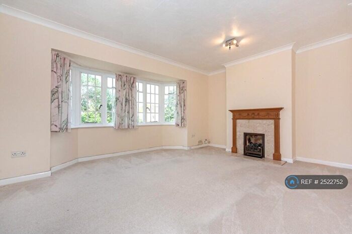 2 Bedroom Maisonette To Rent In Lock Chase, London, SE3