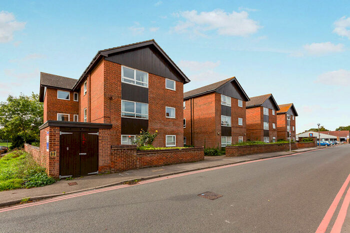 1 Bedroom Flat To Rent In Nightingale Way, Swanley, Kent, BR8