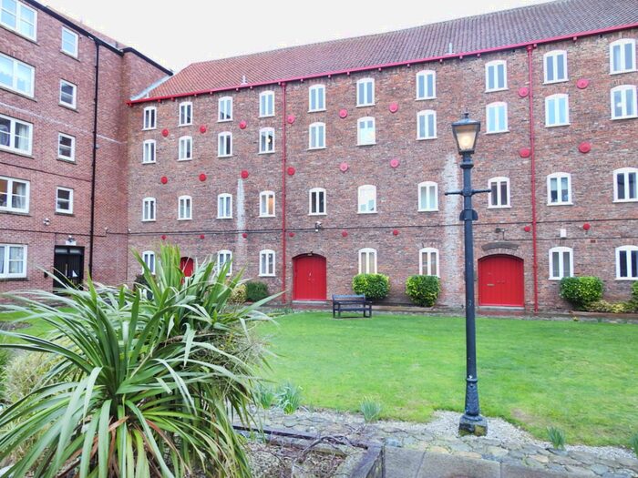 2 Bedroom Apartment To Rent In Pease Court, HU1