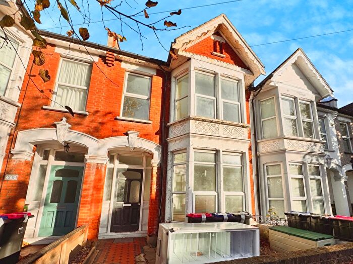 3 Bedroom Terraced House To Rent In Cliff Avenue, Westcliff-On-Sea, SS0
