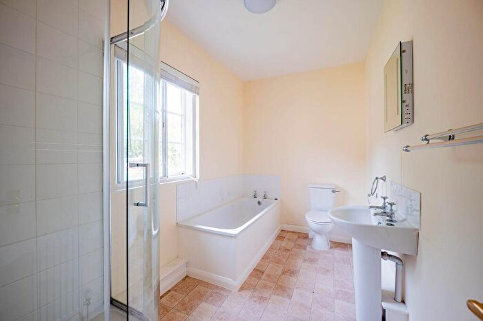 4 Bedroom House To Rent In Shop Lane, Badminton, GL9