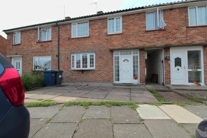 3 Bedroom Terraced House To Rent In Edgware, North London, HA8