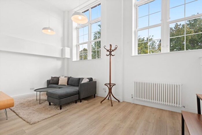 1 Bedroom Flat To Rent In Shillington Old School, Este Road, SW11