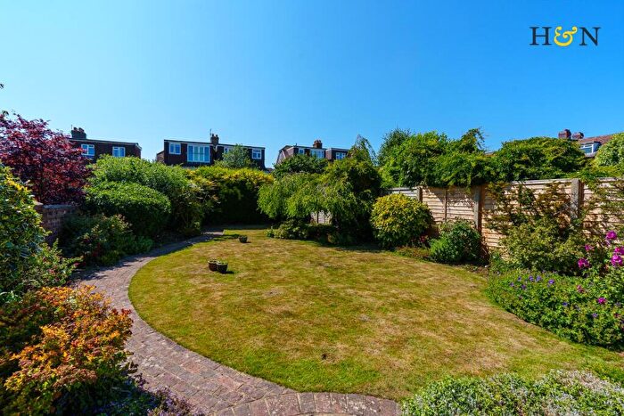 4 Bedroom Semi-Detached House For Sale In Hogarth Road, Hove, BN3