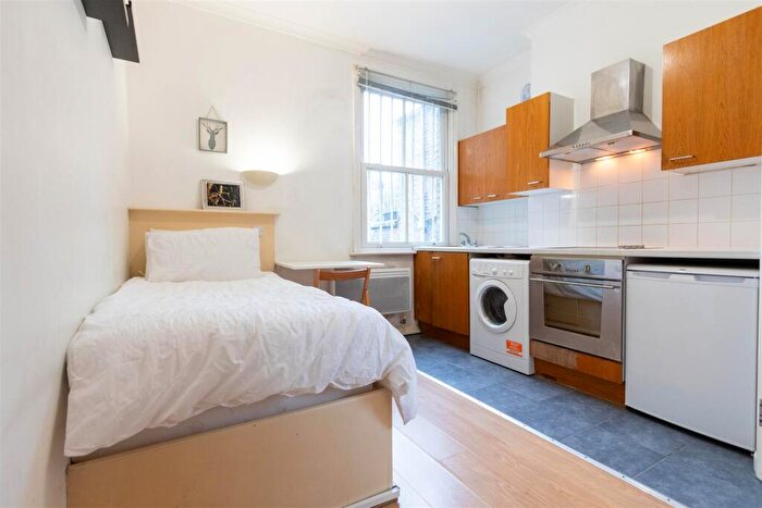 Studio To Rent In Battersea Park Road, Battersea, SW11