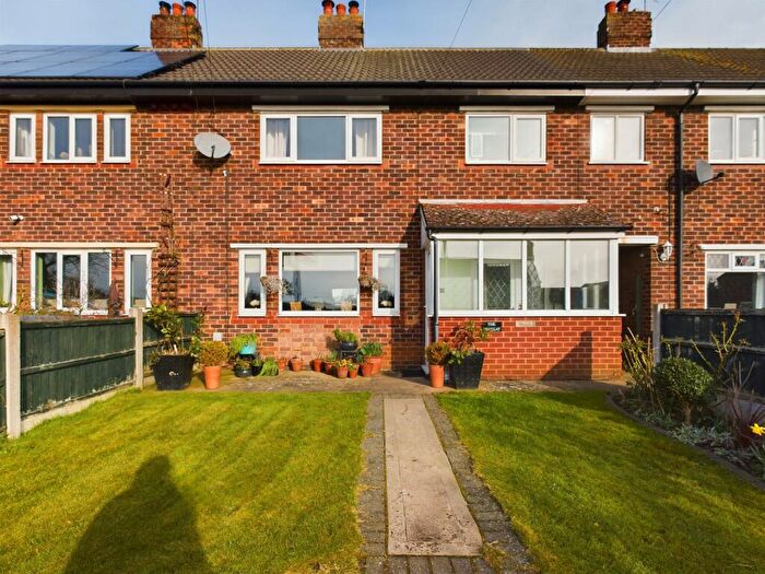 3 Bedroom Terraced House For Sale In White House Lane, West Halton, DN15