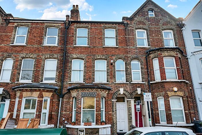 2 Bedroom Flat For Sale In Milkwood Road, Herne Hill, London, SE24