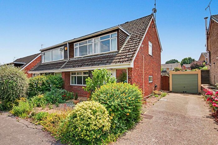 4 Bedroom Semi-Detached House For Sale In Meadow Close, Waltham Chase, SO32